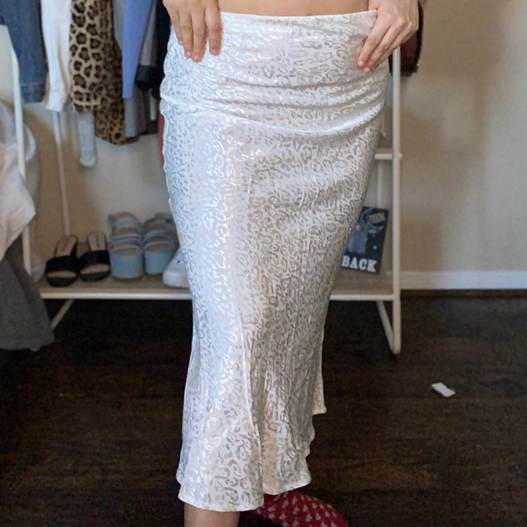 White leopard forever 21 midi skirt - Picture 4 of 4